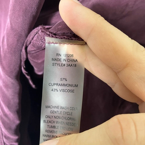 soft surroundings Blouse Sz L Purple Soft Button Front FLAW Missing Bottom Butto - Picture 7 of 10
